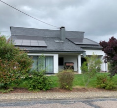 Schieferarbeiten in Kombination einer PV-Anlage