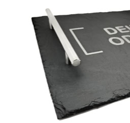 Servierplatte aus Schiefer mit Tragegriffen und individueller Gravur